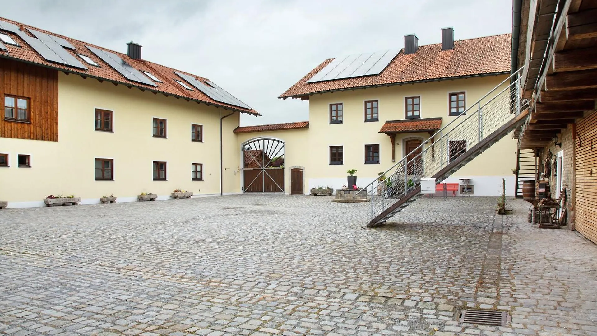 Apartament Schoenauer Hof - Wohnung Rosalie Pasawa Niemcy